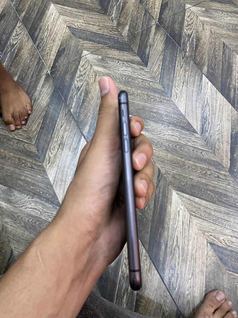 Apple iPhone 11 5