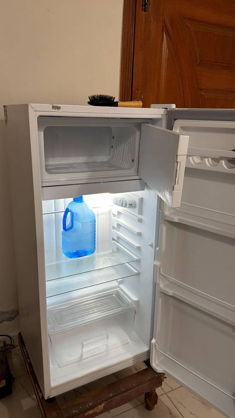 Dawlance mini fridge 2