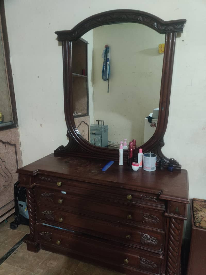 Dressing Mirror Table 4