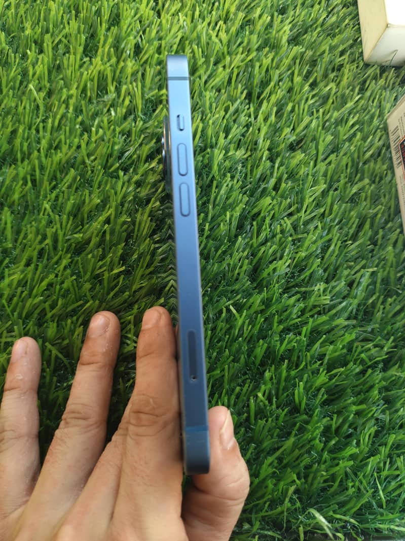 Apple iPhone 13 1