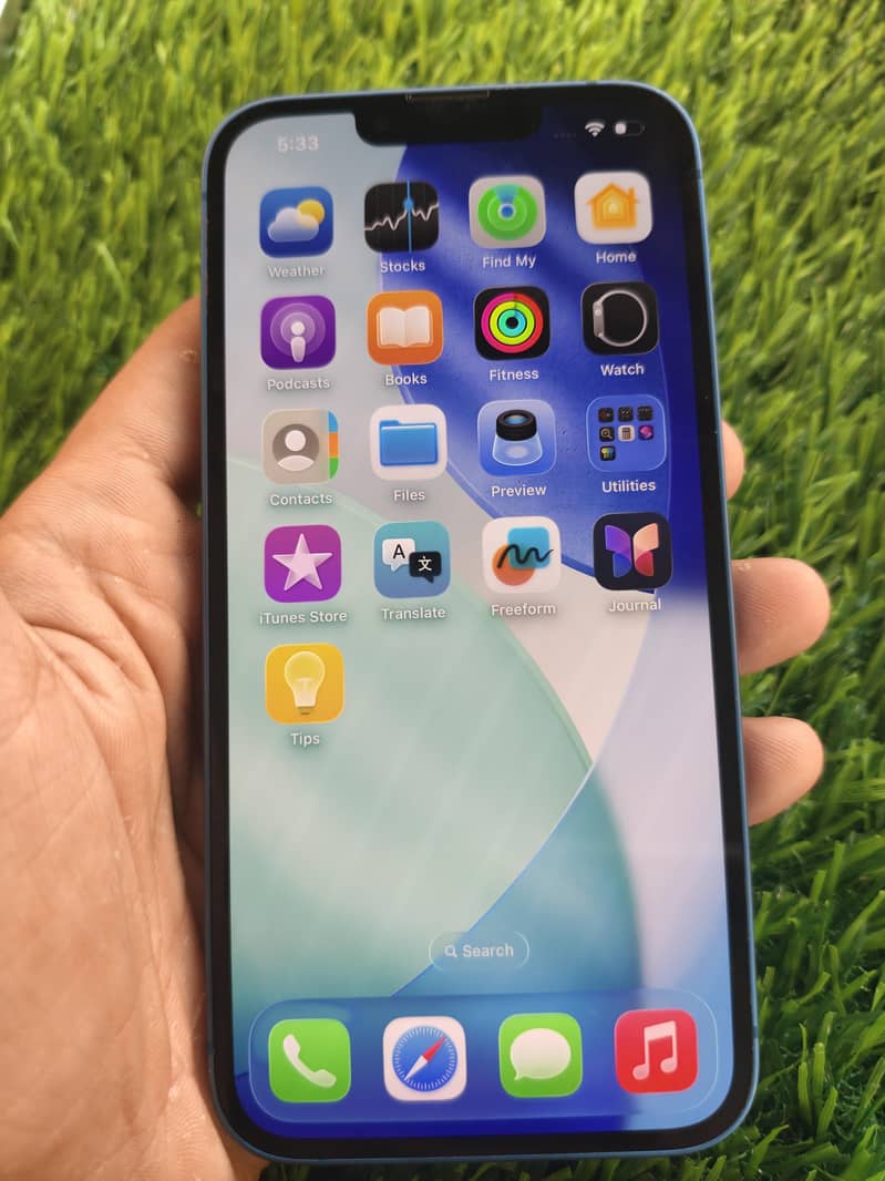 Apple iPhone 13 5