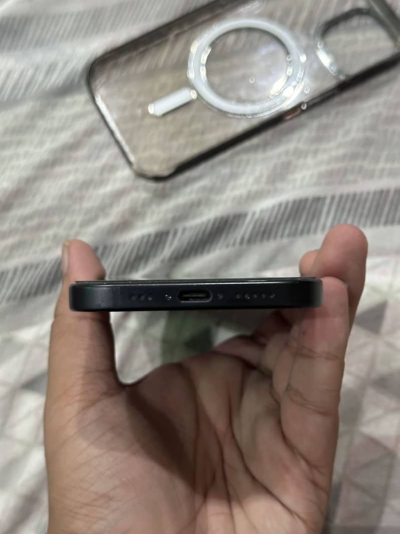 Apple iPhone 15 3
