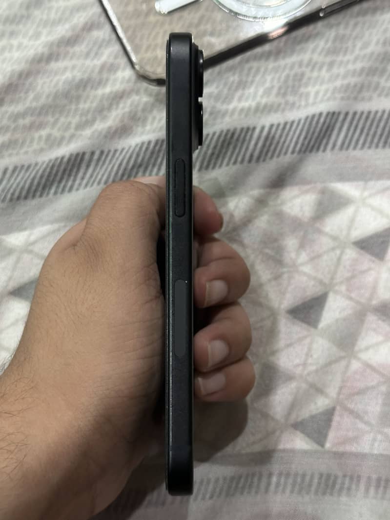 Apple iPhone 15 5