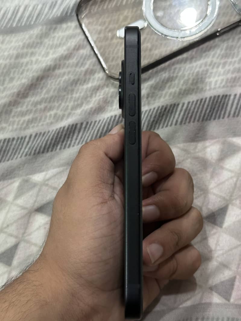 Apple iPhone 15 6