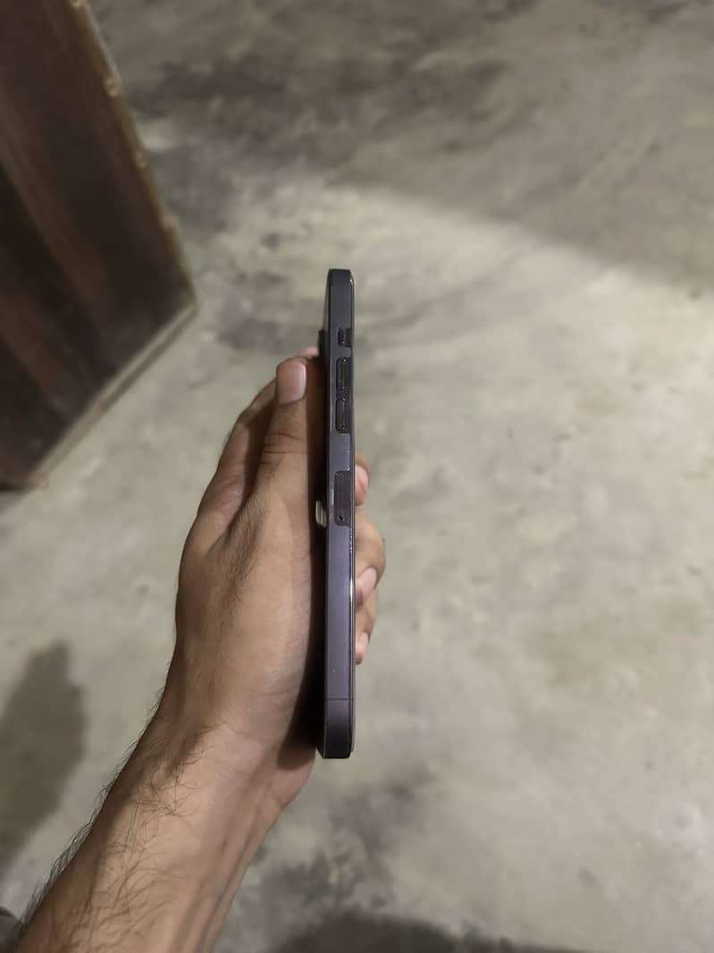 Apple iPhone 14 Pro Max 4
