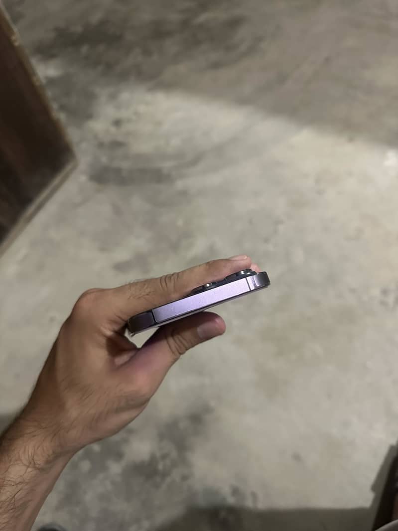 Apple iPhone 14 Pro Max 6