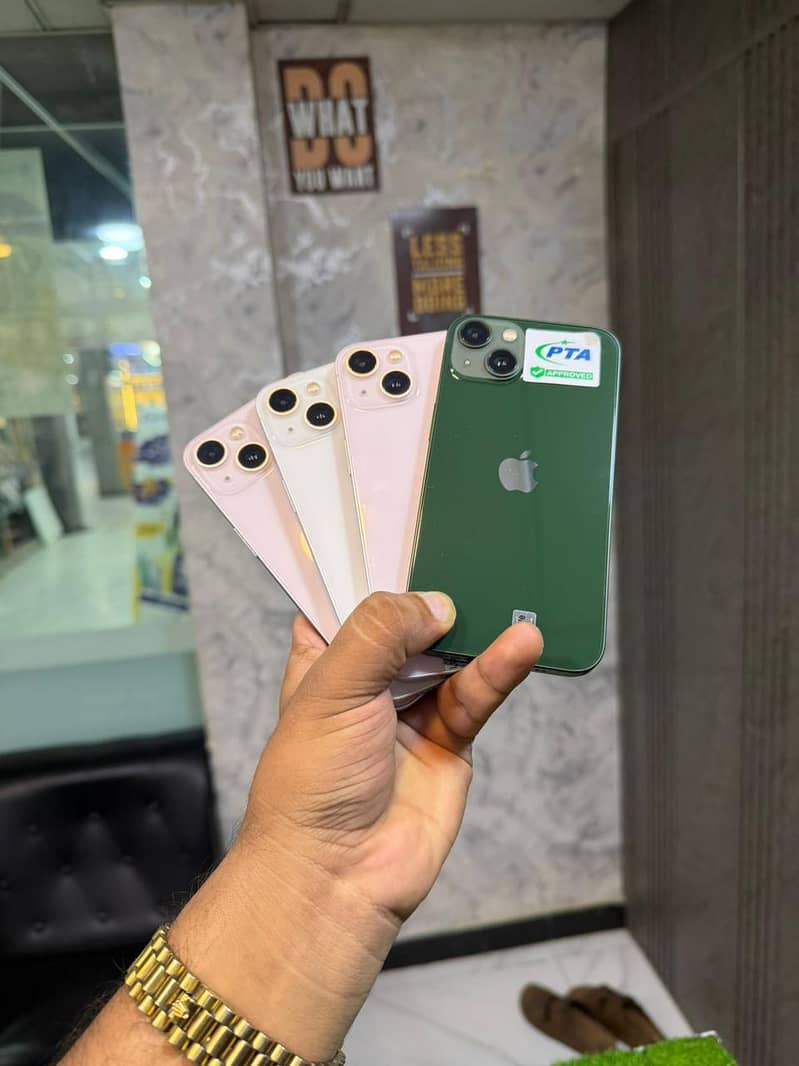 Apple iPhone 13 0