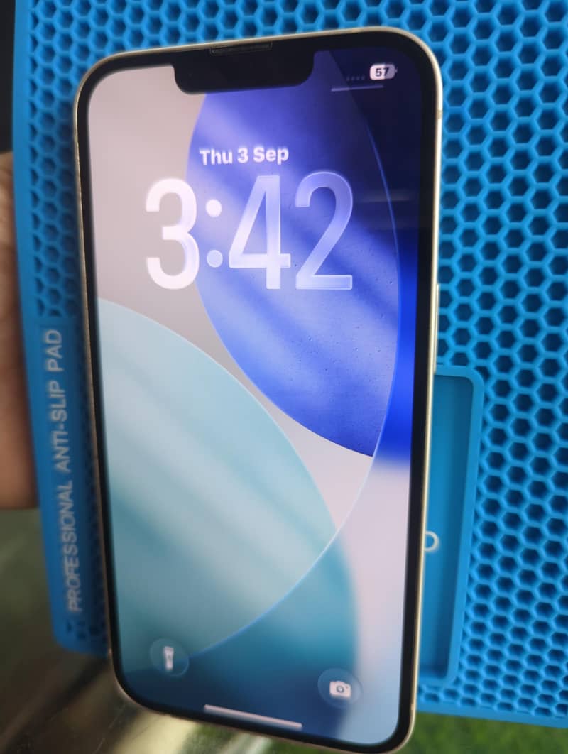 Apple iPhone 13 1
