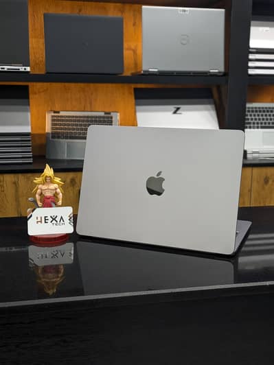 MacBook Air 13 Laptop M2 16GB 1TB SSD 2022 Open Box Condition