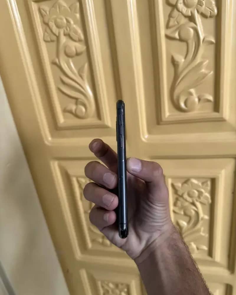 Apple iPhone 11 Pro 3
