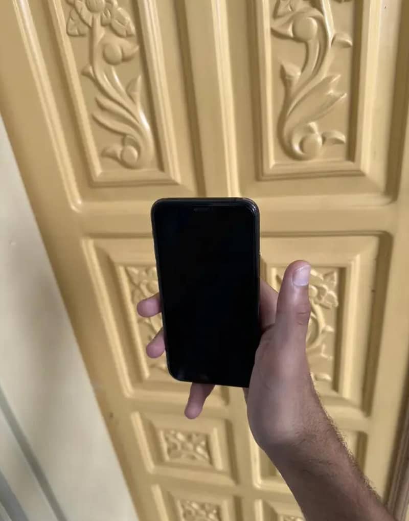 Apple iPhone 11 Pro 7