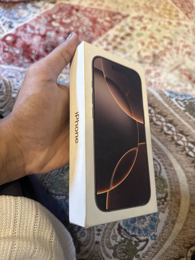 Apple iPhone 16 Pro 2