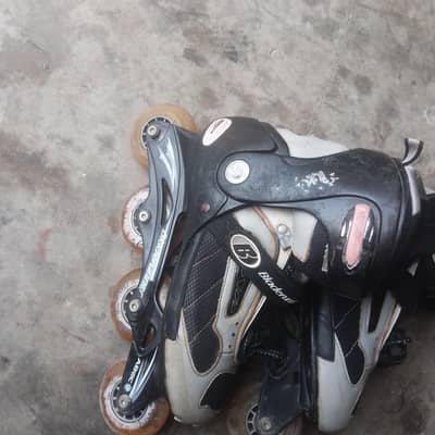 Original Skating Shoes for Sale in Good Condition