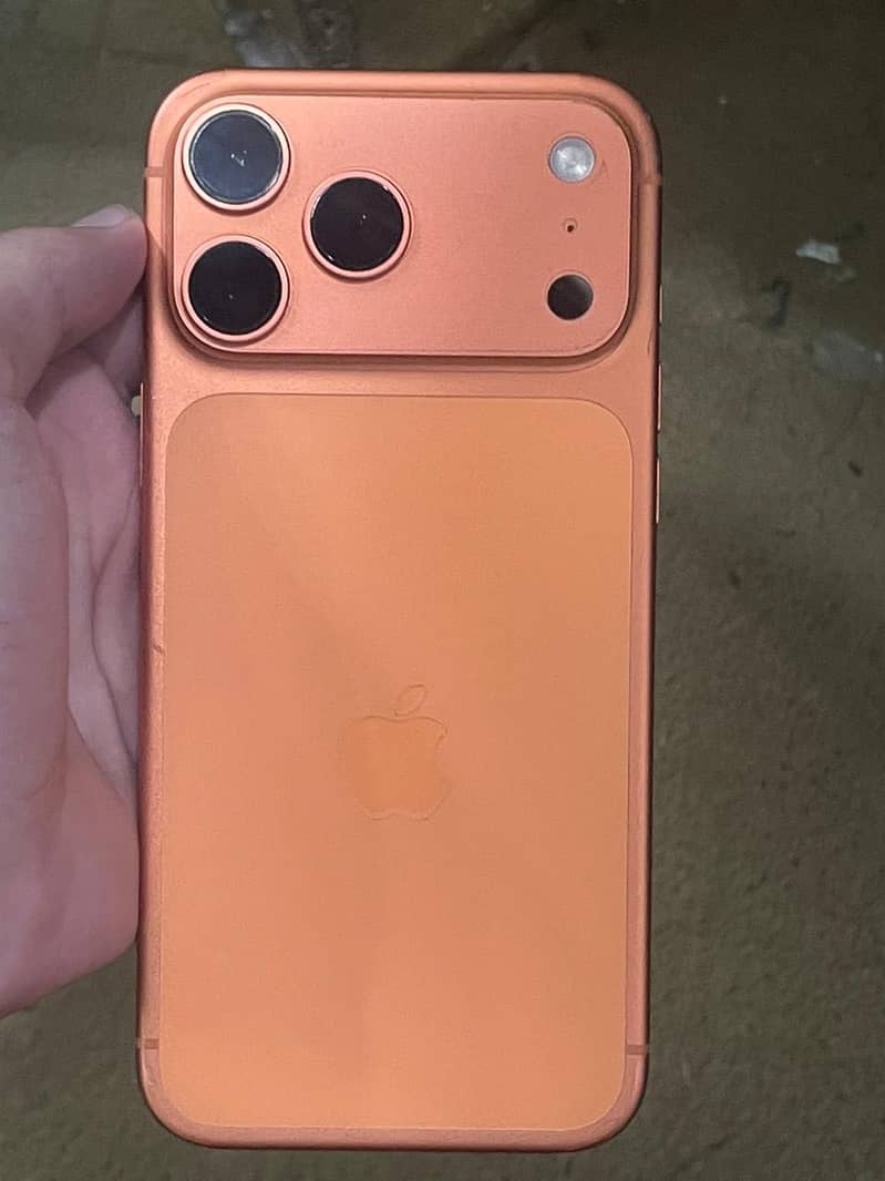 Apple iPhone 17 Pro Max 2