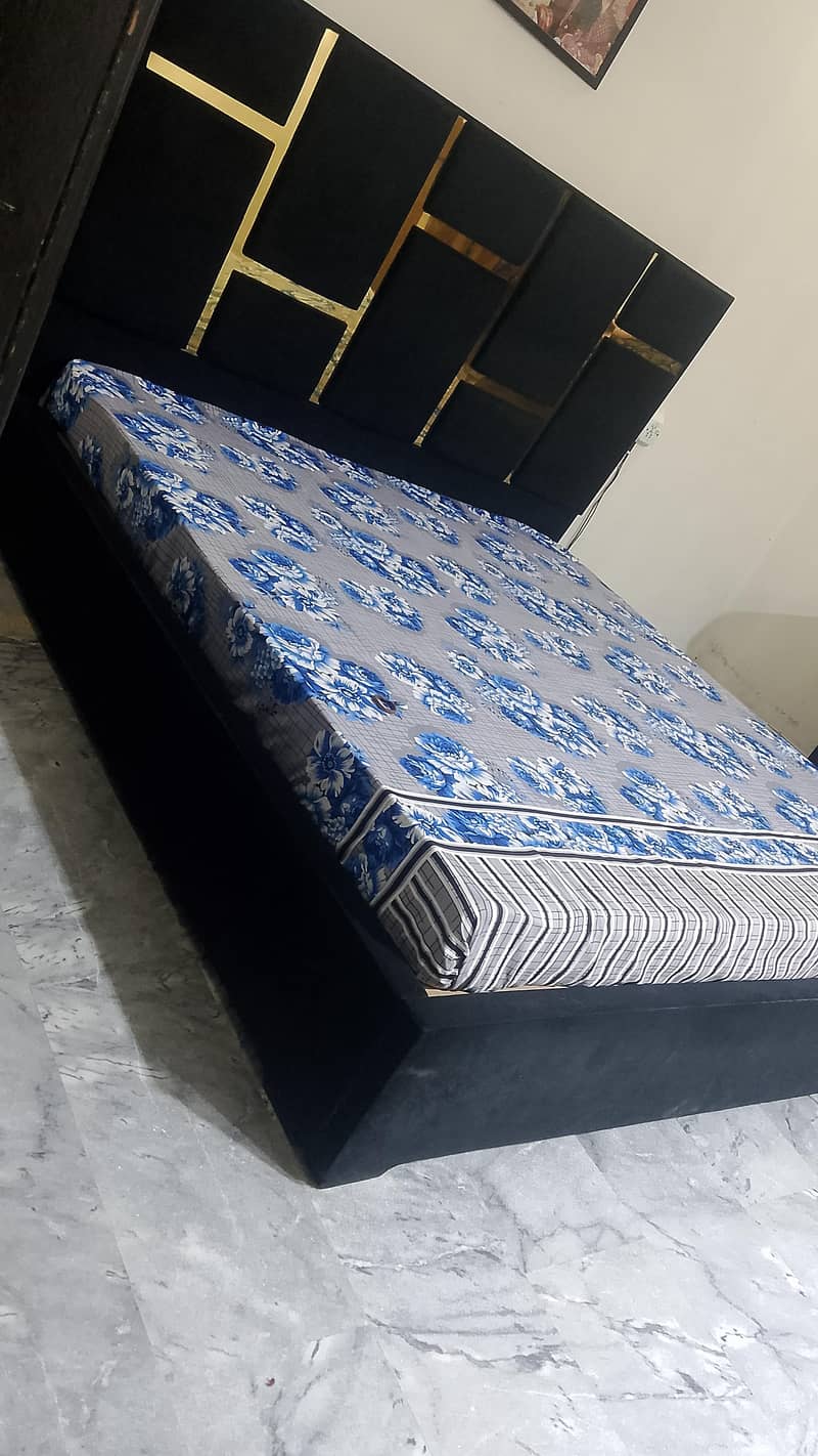 Bed with side tables 1
