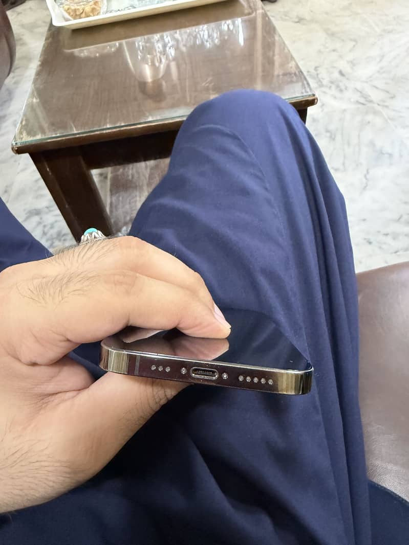 Apple iPhone 12 Pro 4
