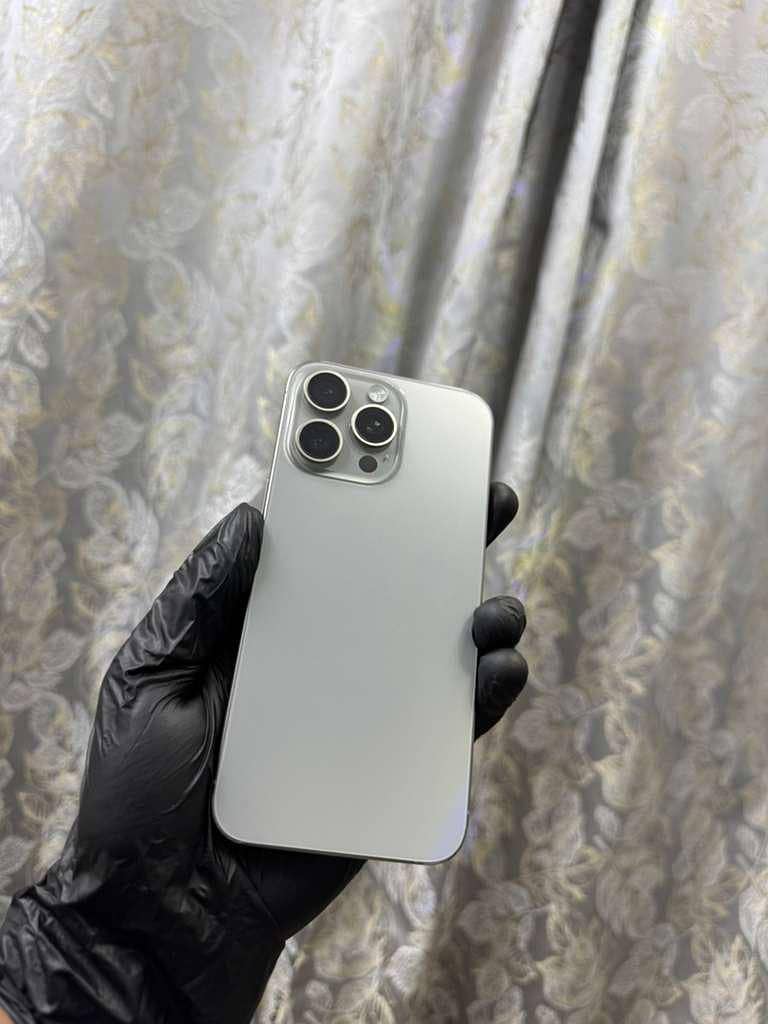Apple iPhone 15 Pro Max 0