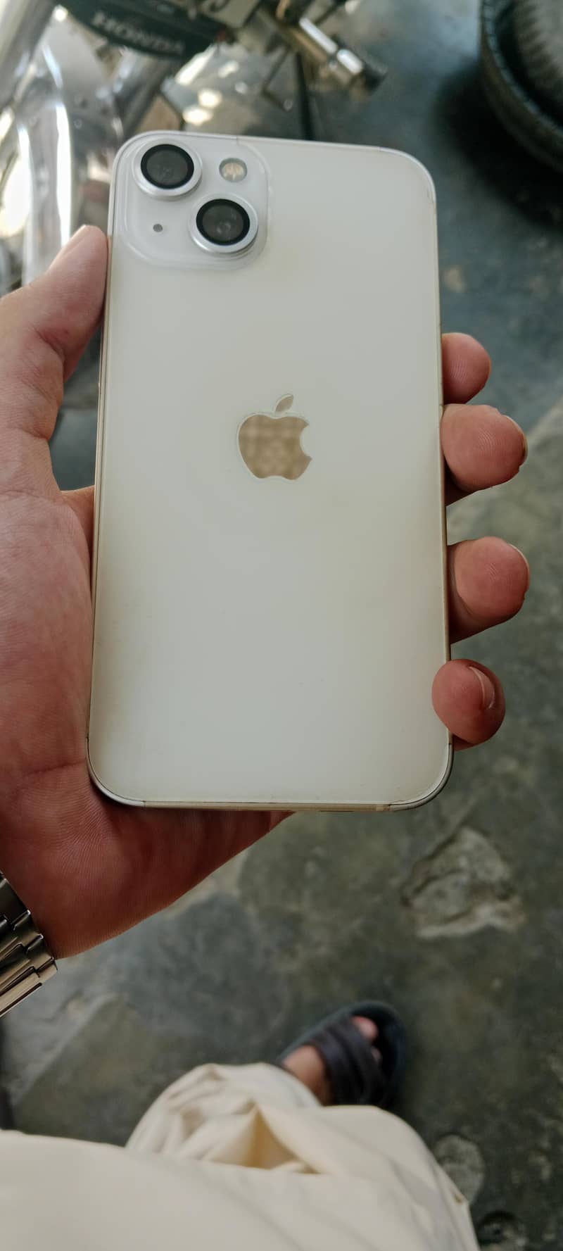 Apple iPhone 13 0