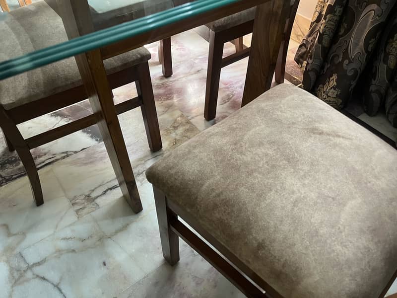 Dining table 4