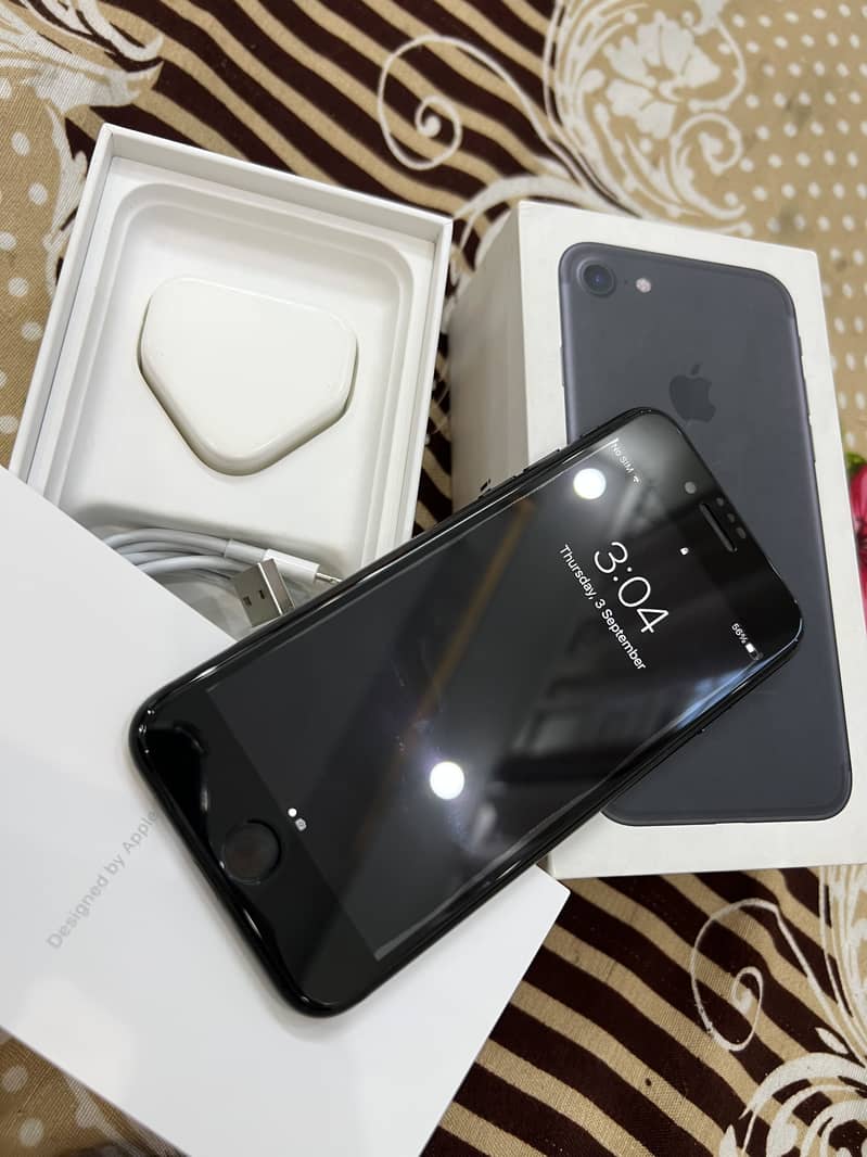 Apple iPhone 7 2