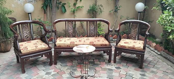 Shisham wood sofa 5 Seater with small table very clean