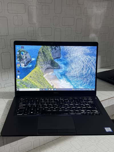 Dell 5300 model core i5/8th generation 8GB/Ram / 128GB /ssd
