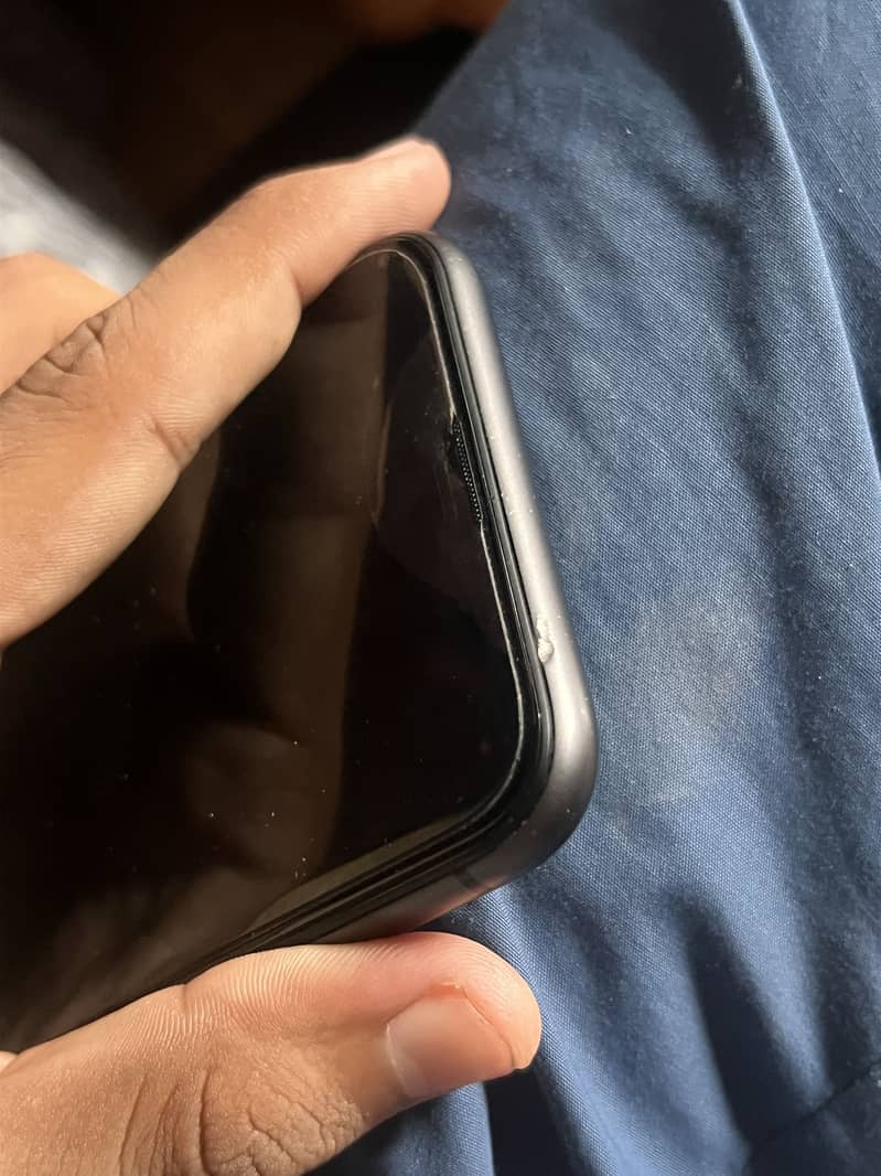 Apple iPhone 11 3