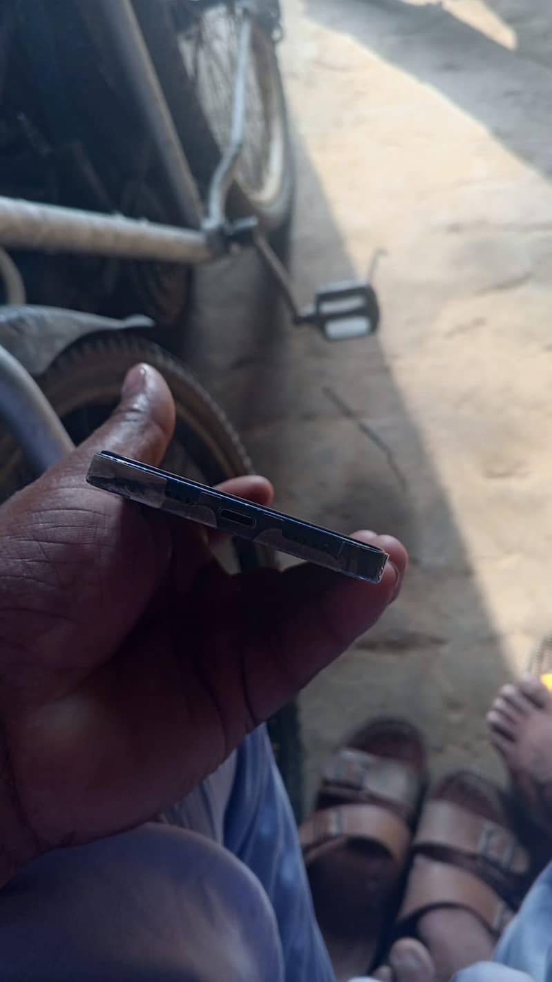 Apple iPhone 12 6