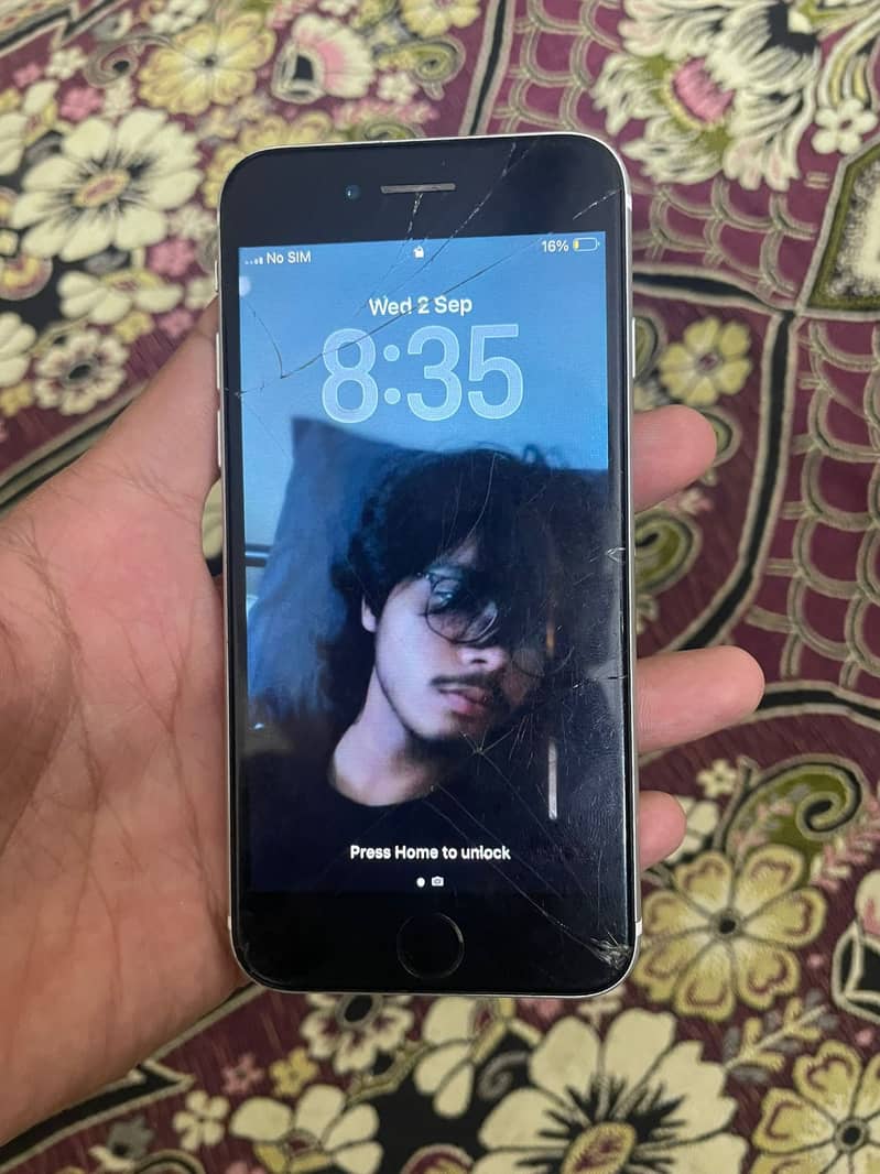 Apple iPhone SE 0