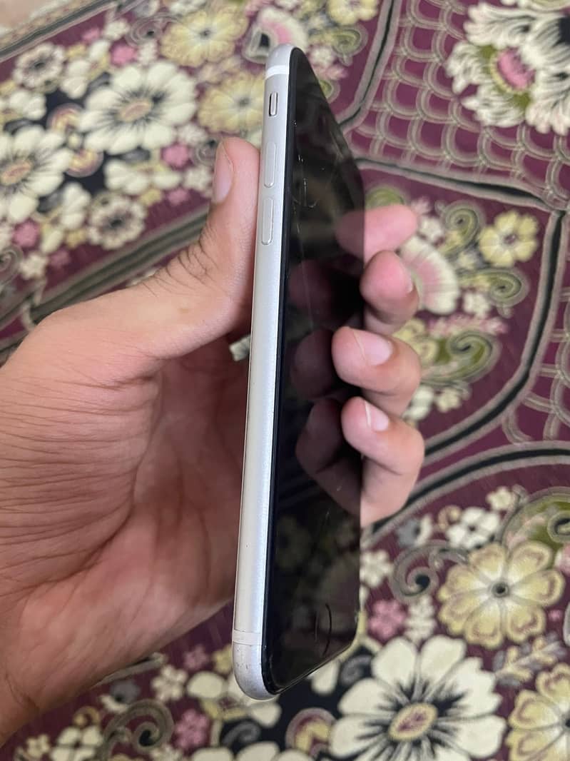 Apple iPhone SE 3