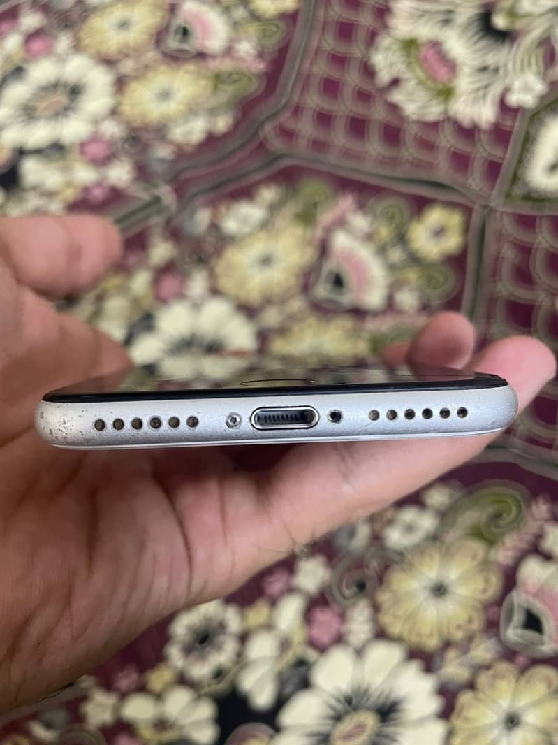 Apple iPhone SE 6