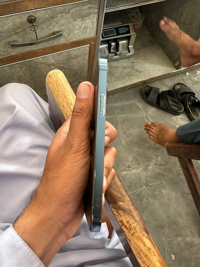 Apple iPhone 12 Pro 4