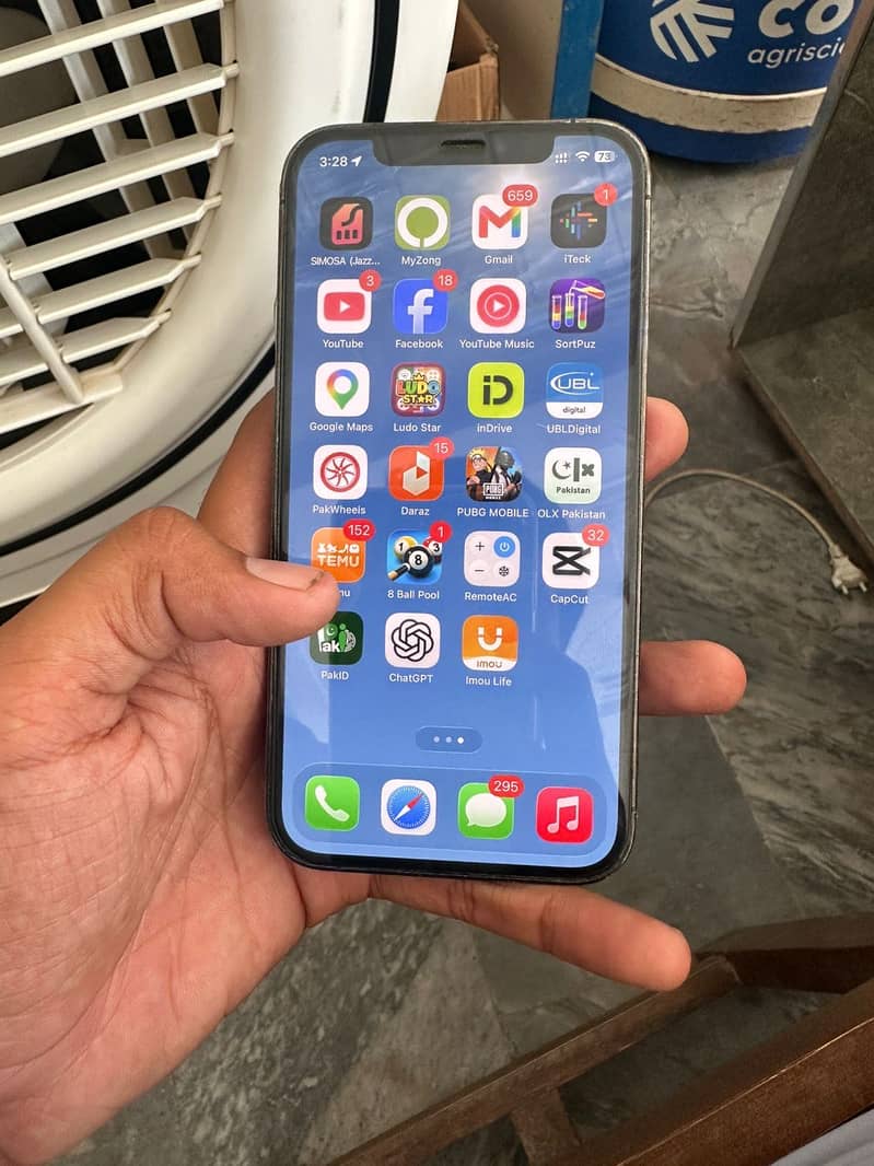 Apple iPhone 12 Pro 6