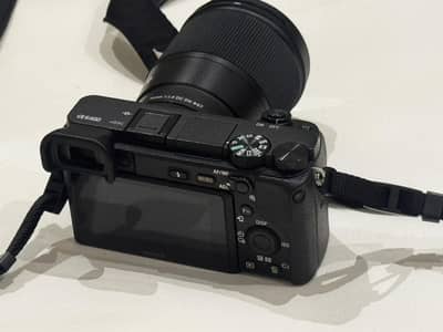 Sony A6400 With Sigma 16mm F1.4 Lens – Excellent Condition