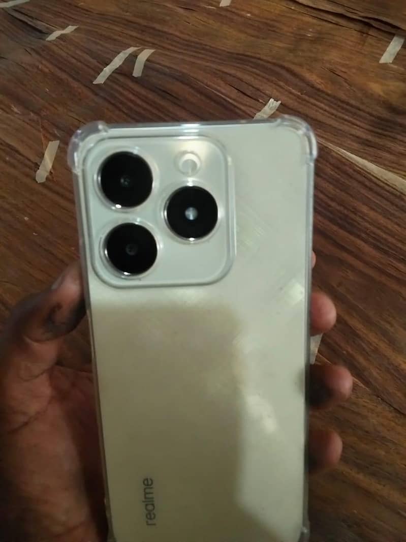 Realme C61 1