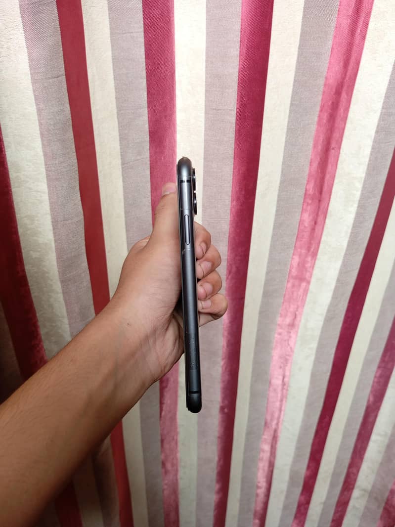 Apple iPhone 11 5