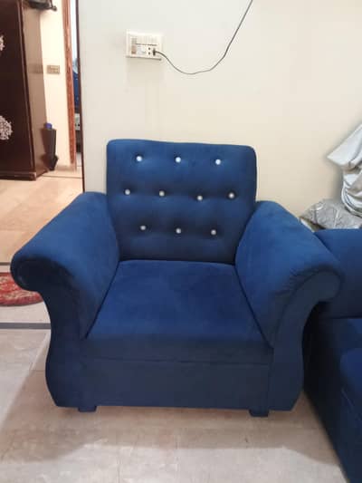 Blue velvat sofa