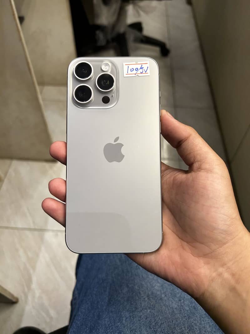 Apple iPhone 15 Pro Max 3
