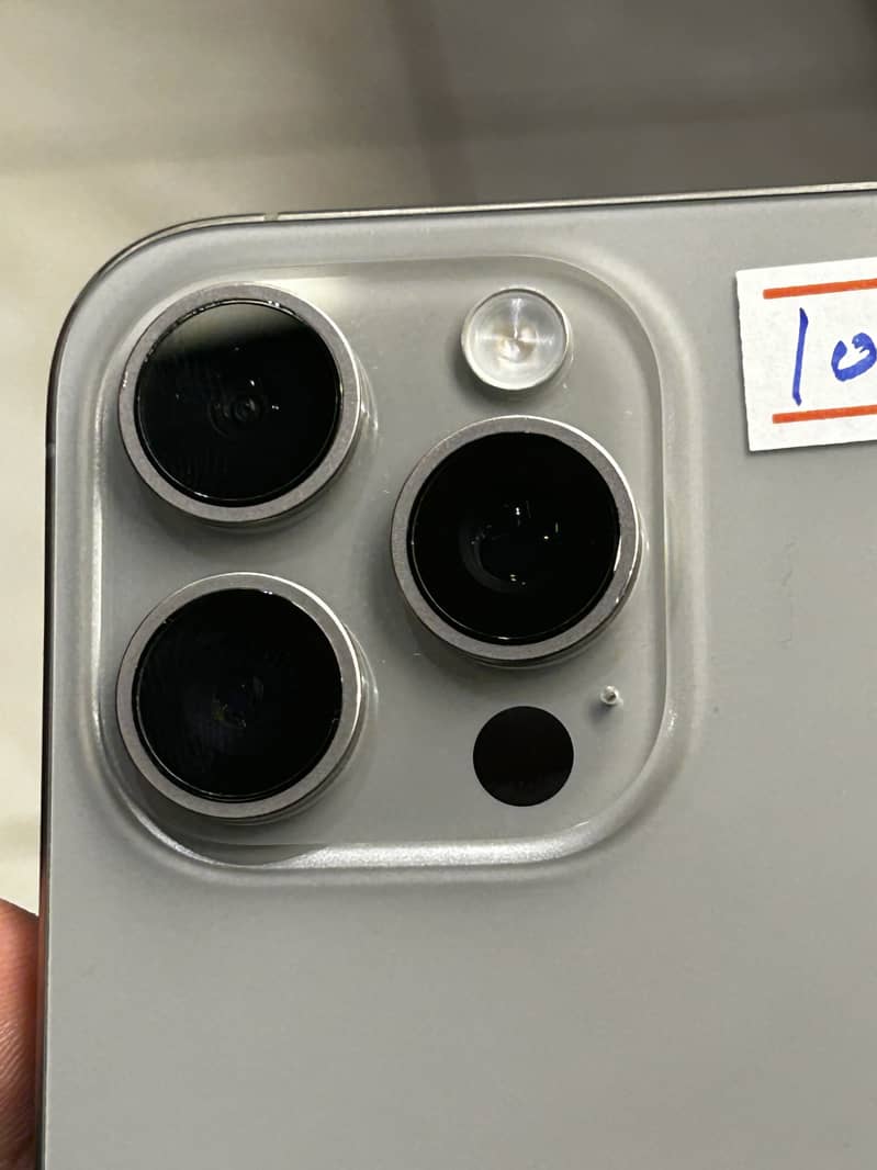 Apple iPhone 15 Pro Max 6