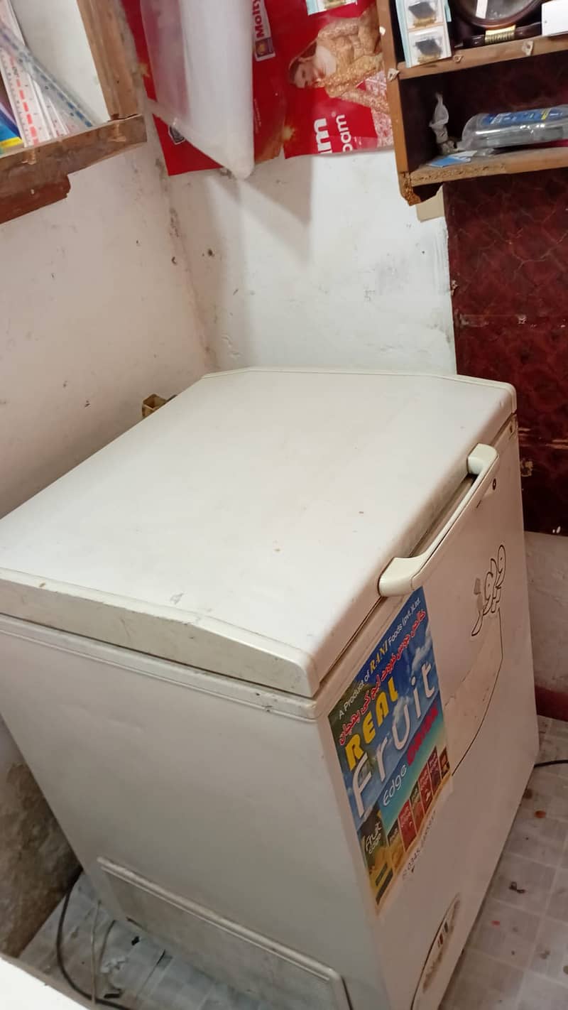 Single door deep freezer 1