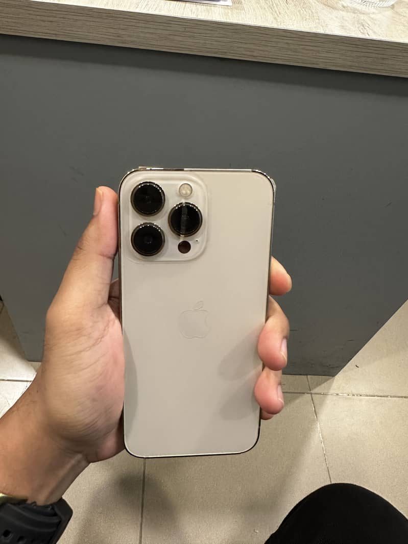 Apple iPhone 13 Pro 2