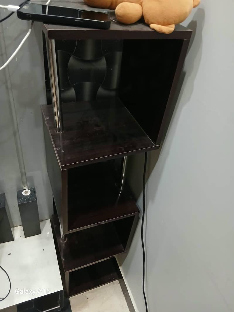 side showpiece corner 0
