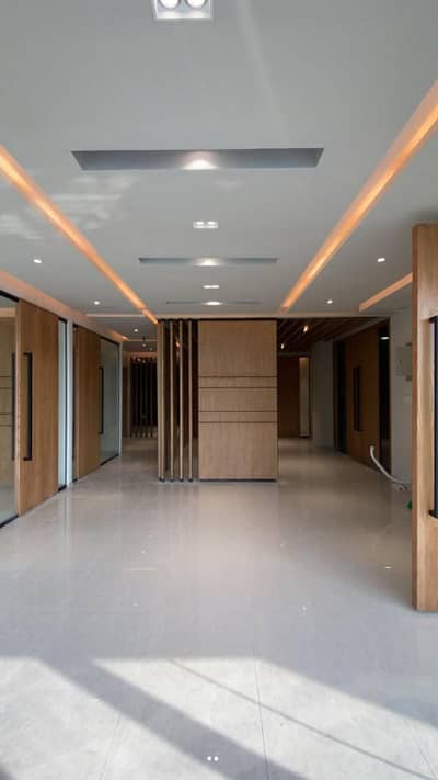Elegant Ready-to-Use Semi-Furnished Office for Rent