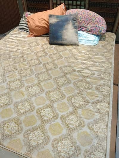 Dura foam ultra luxury knitted
