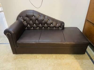 Dark Brown Dewan Sofa Chaise Lounge in Good Condition
