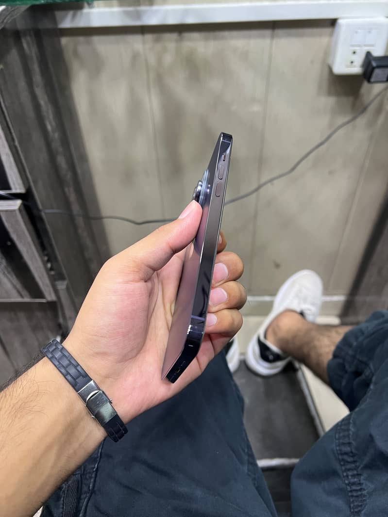iPhone 14 Pro Max 10/10 4
