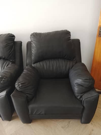 5 seater Sofa, Leather, urgent sale