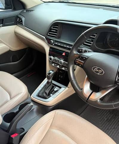 Hyundai Elantra 2021