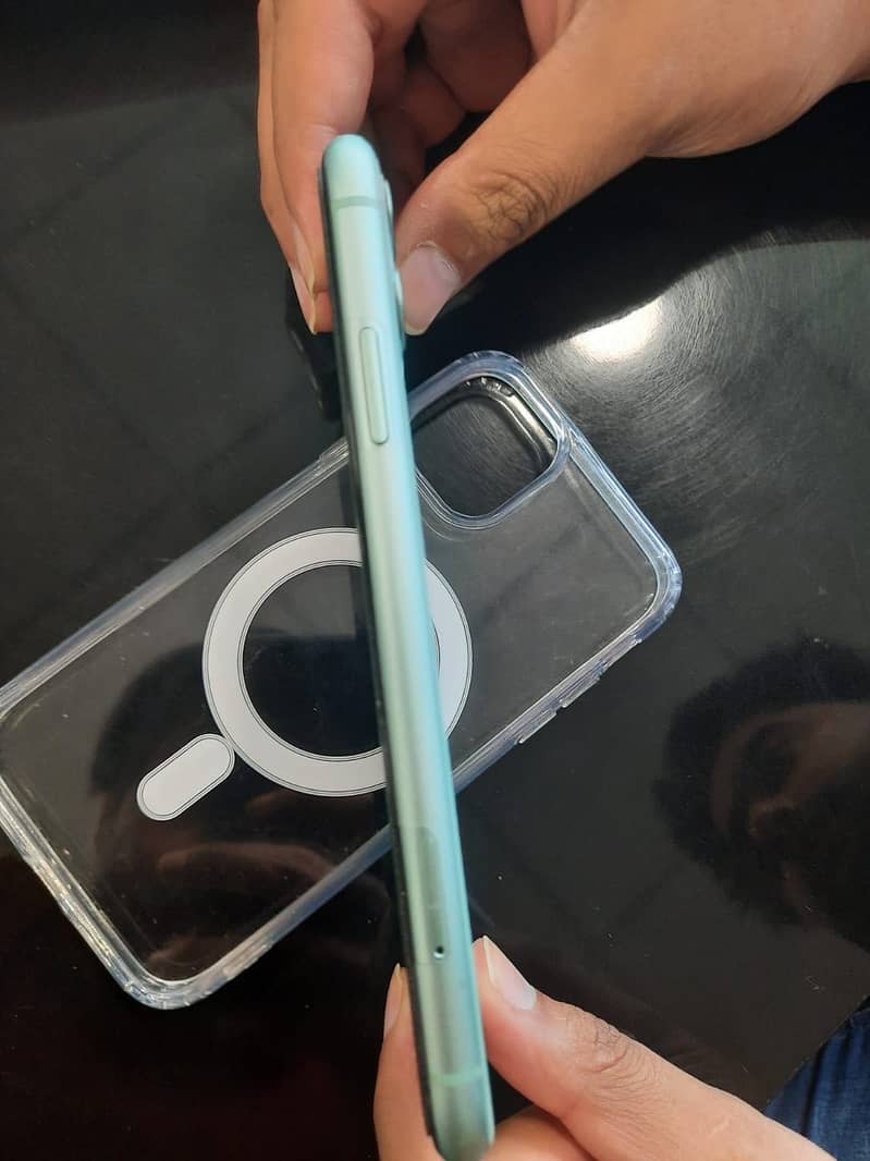 Apple iPhone 11 3
