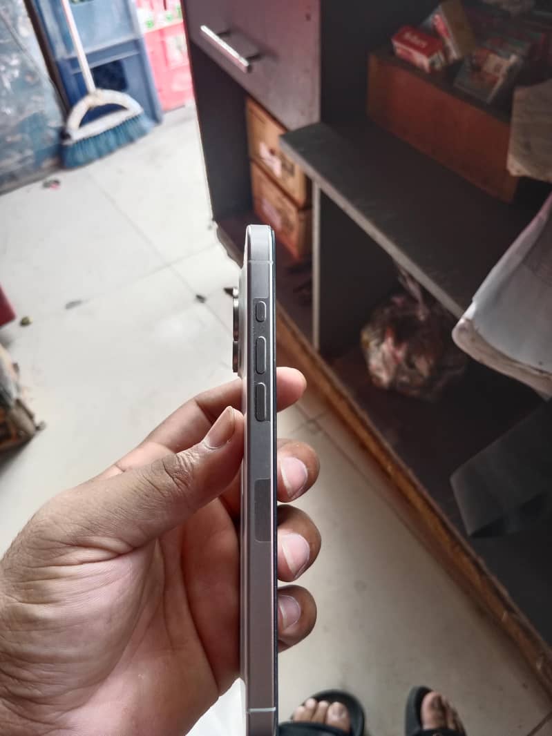 Apple iPhone 15 Pro Max 3